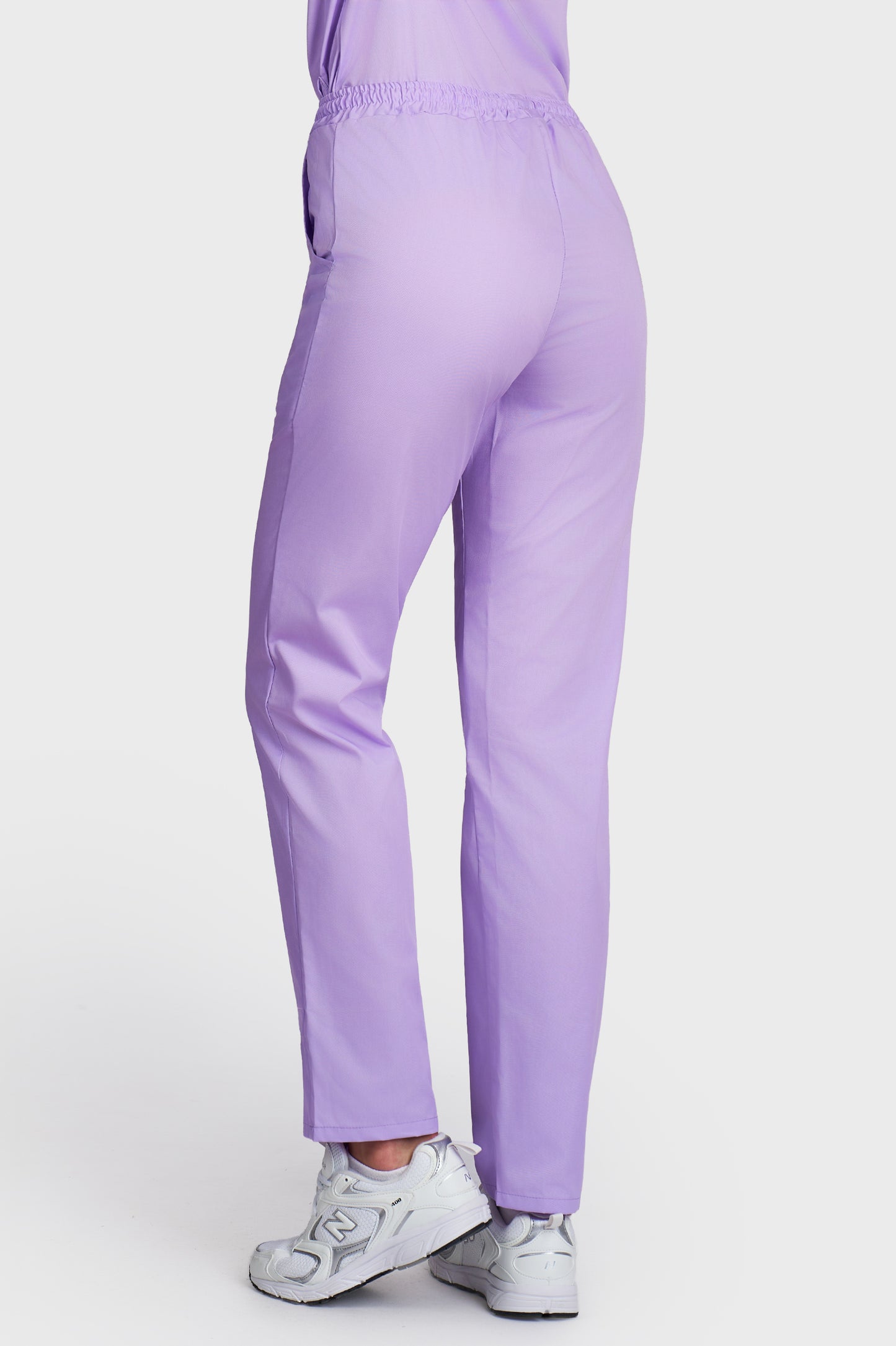 Pantaloni medicali femei cu elastic si snur lila - vedere din spate - AKITEX