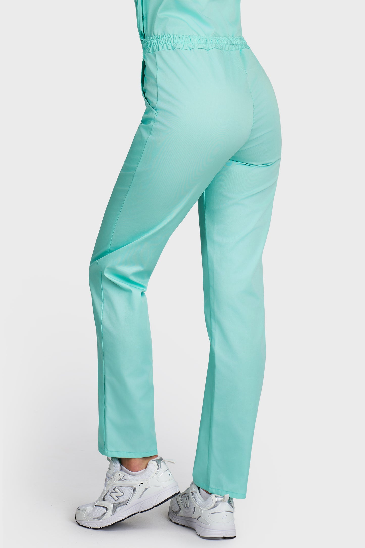 Pantaloni medicali femei cu elastic si snur menta - vedere din spate - AKITEX
