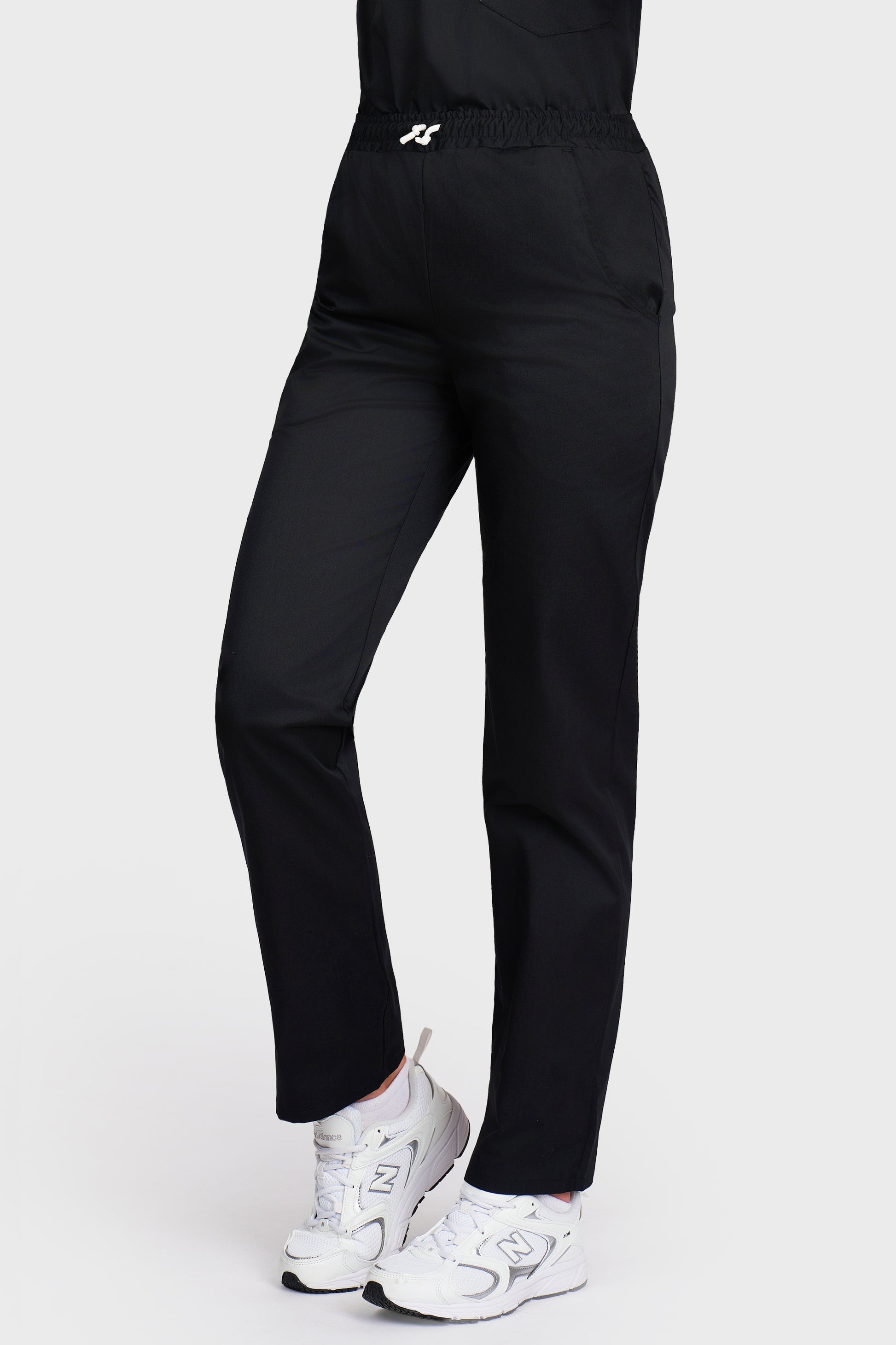 Pantaloni medicali femei cu elastic si snur negru - vedere laterala - AKITEX