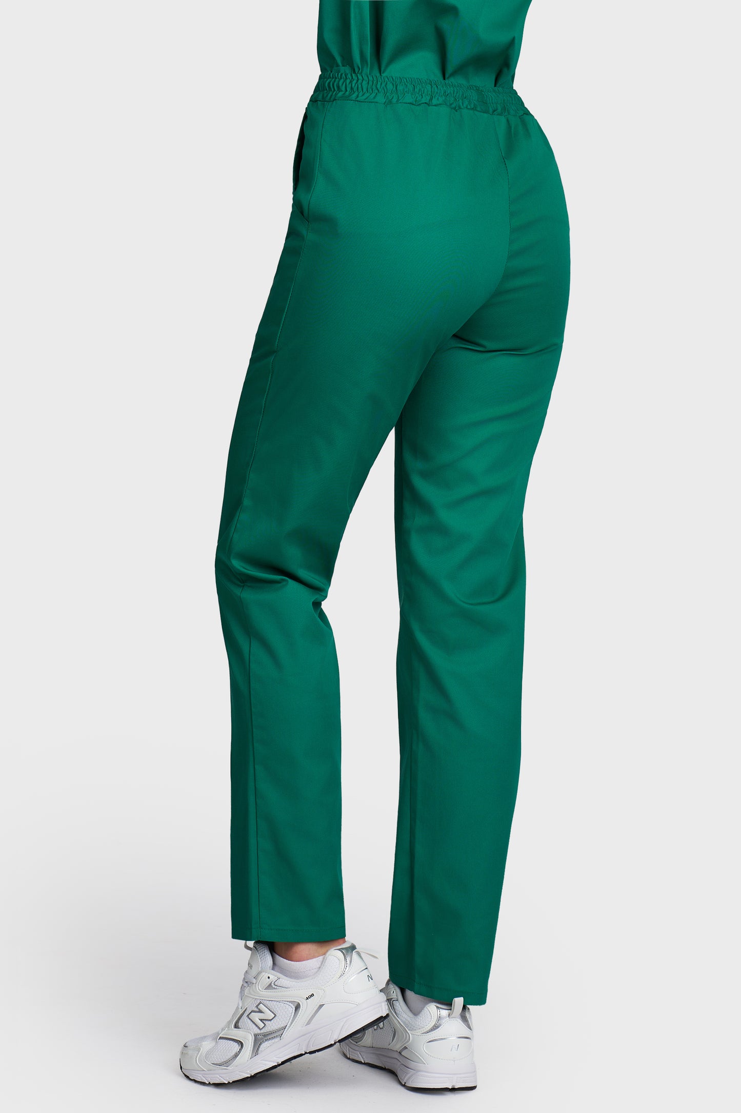 Pantaloni medicali femei cu elastic si snur verde - vedere din spate - AKITEX
