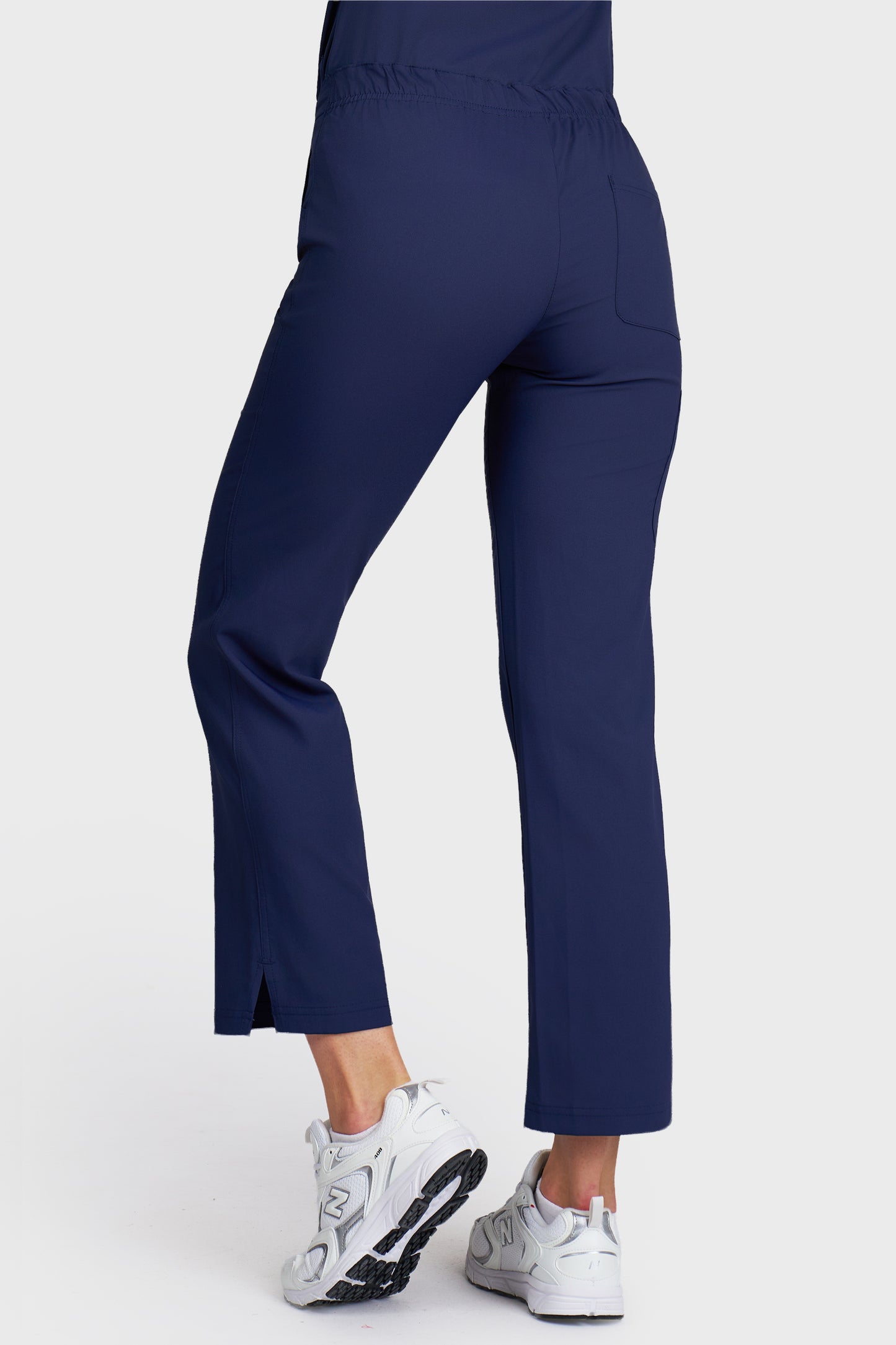 Pantaloni medicali femei Violeta bleumarin stretch - vedere din spate - AKITEX