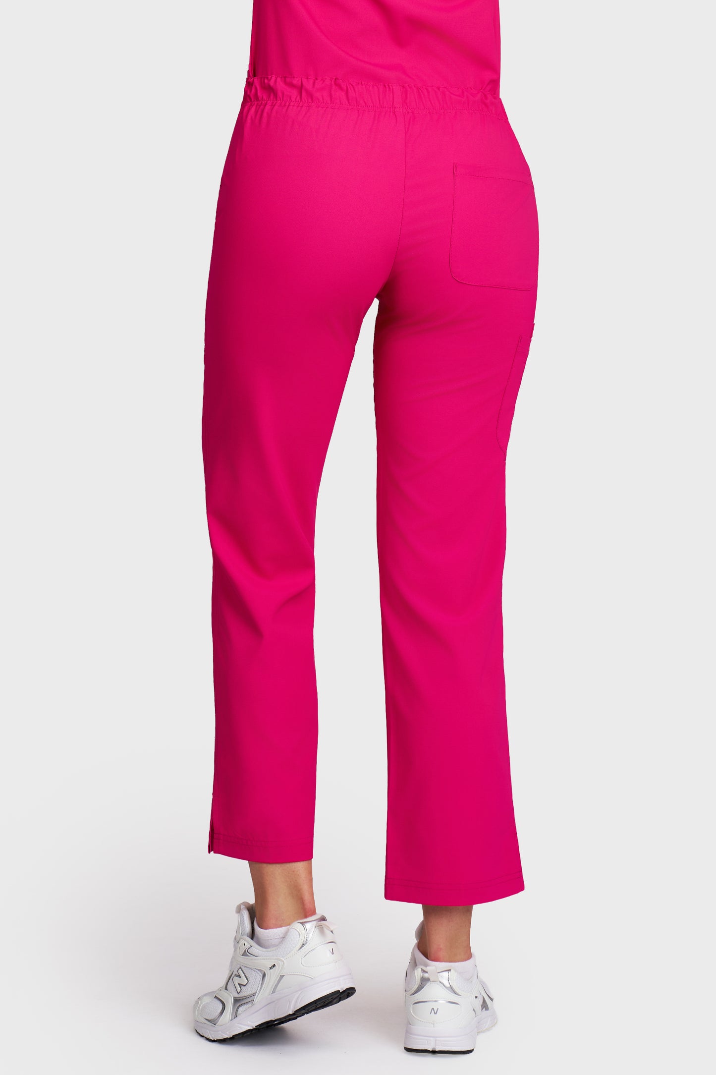 Pantaloni medicali femei Violeta fucsia stretch - vedere din spate - AKITEX