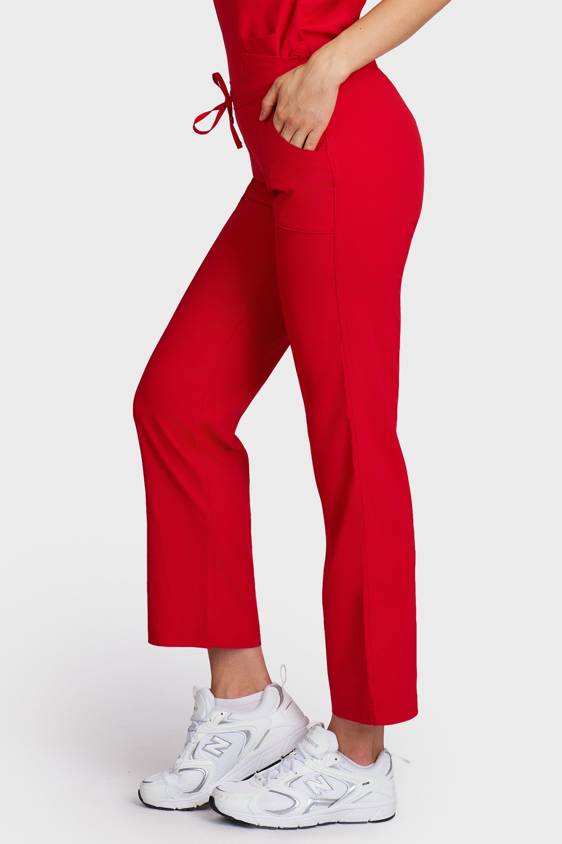 Pantaloni medicali femei Violeta rosu stretch - vedere laterala - AKITEX